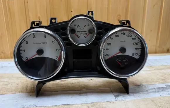 Speedometer (instrument cluster)