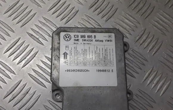 Volkswagen PASSAT B5.5 Airbag control unit/module 1C0909605B
