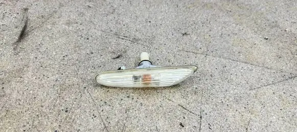 BMW 5 E60 E61 Front fender indicator light 7165742 63137165742