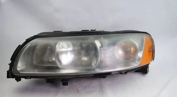 Volvo V70 Headlight/headlamp 30698846 89035113