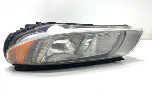 Volvo V70 Headlight/headlamp 31214351