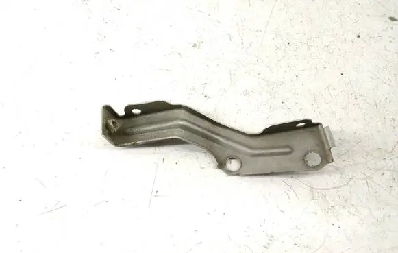 Toyota Avensis T250 Fender mounting bracket
