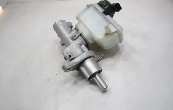 Volkswagen Caddy Brake fluid reservoir 1K1611301D 03350886321
