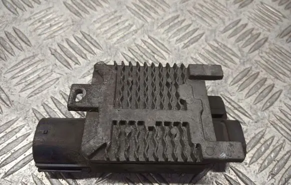 Ford Focus Coolant fan relay 940002904