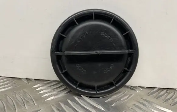 Headlight/headlamp dust cover