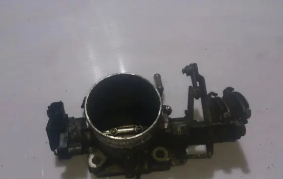 Subaru Legacy Throttle valve