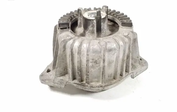 Mercedes-Benz E W212 Engine mount bracket A2122406317
