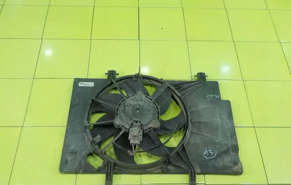 Ford Fiesta Fan set 8V518C607CG