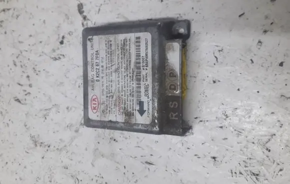 KIA Carens I Airbag control unit/module SREPAM57AA0527 G13007