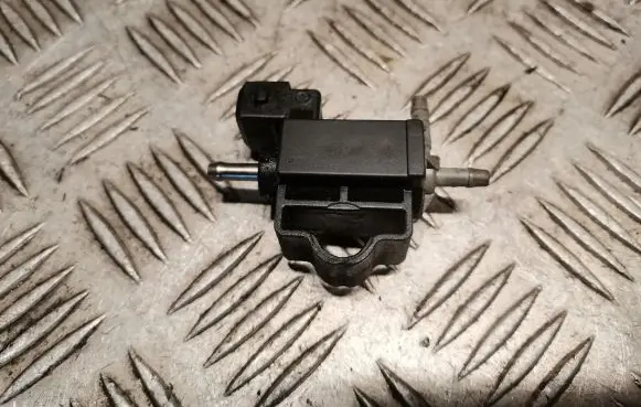 Opel Insignia A Turbo solenoid valve 55559239