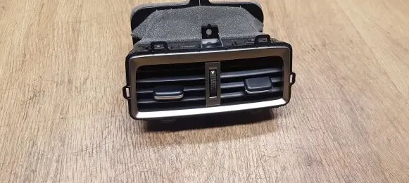 Lexus RX 450H Rear air vent grill 5886006020