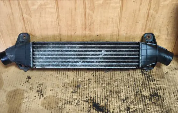 Ford Mondeo Mk III Intercooler radiator 1S7Q9L440 IA1181 8689634