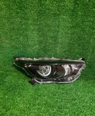 Toyota Yaris XP210 Headlight/headlamp