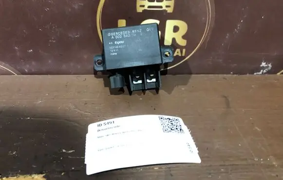 Mercedes-Benz E W211 Charging relay A0025423819