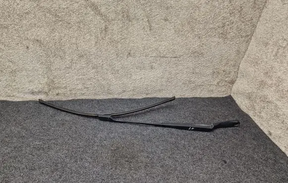 Opel Astra J Front wiper blade arm 3392125763 13289888