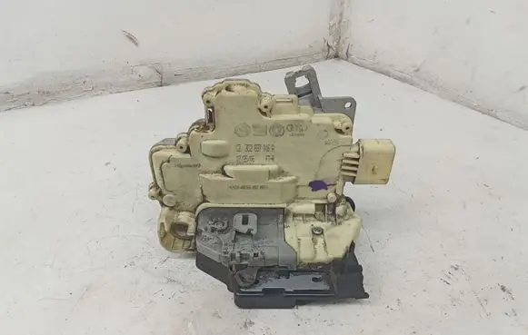 Audi Q7 4L Front door lock 3C2837016A