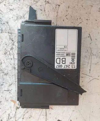 Opel Zafira B Central body control module 13247087