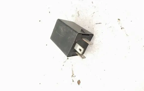 Opel Vectra C Cruise control relay 9442495