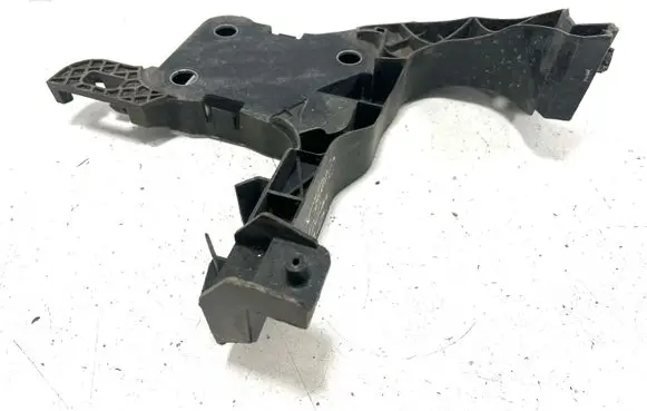 Renault Scenic II - Grand scenic II Front bumper mounting bracket 8200137495
