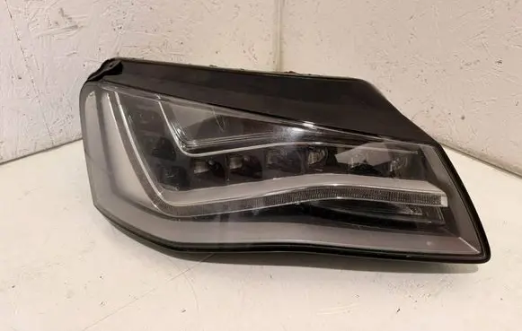 Audi A8 S8 D4 4H Headlight/headlamp 4H0941004