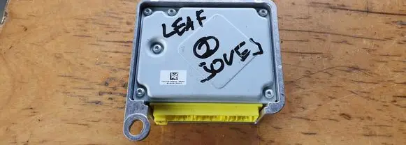 Nissan Leaf I (ZE0) Airbag control unit/module 988203NE0A F01G0720A5