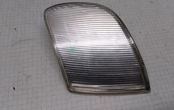 Volkswagen PASSAT B4 Front reflector 084411511LF