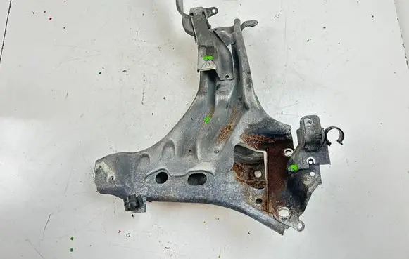 Toyota Prius+ (ZVW40) Battery tray 