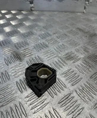 Volkswagen Golf V Radiator mount bracket 1K01213870