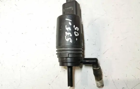 BMW 5 E60 E61 Windscreen/windshield washer pump 8377612 9557610