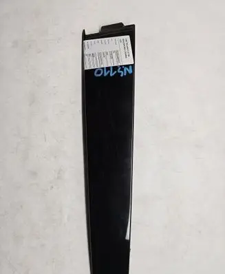 Volkswagen Tiguan Front door trim (molding) 5N0837901A