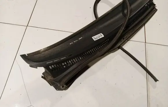 Toyota Corolla E120 E130 Wiper trim 5570802150 55708-02150