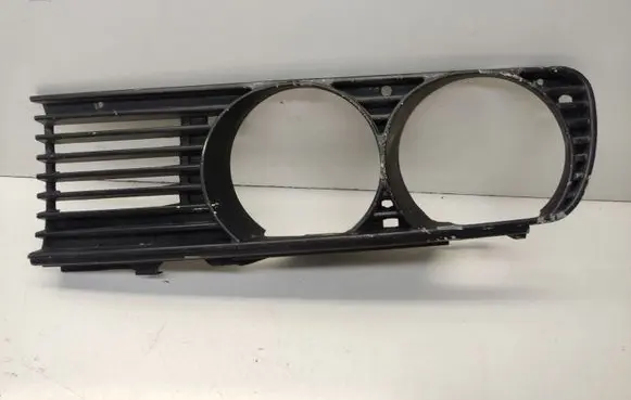 Under headlight/headlamp trim