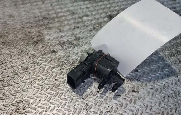 Volkswagen Transporter - Caravelle T5 Turbo solenoid valve 1J0906283C