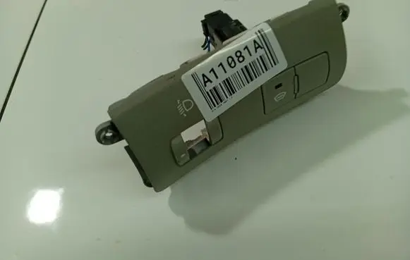 KIA Ceed Windscreen/window heater switch 202002962