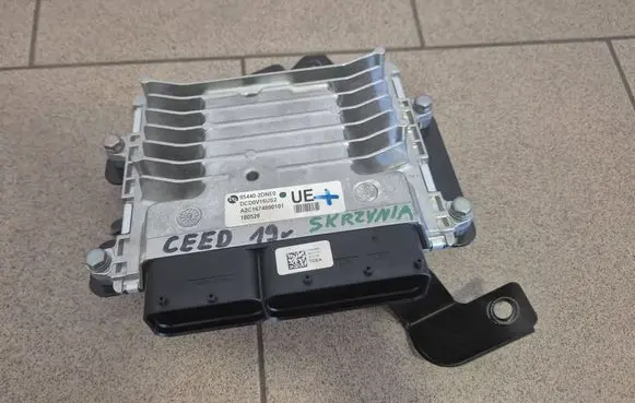 KIA Ceed Gearbox control unit/module 954402DNE0