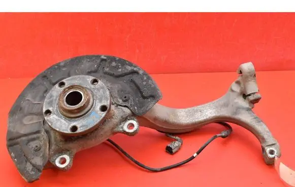 Front wheel hub spindle knuckle