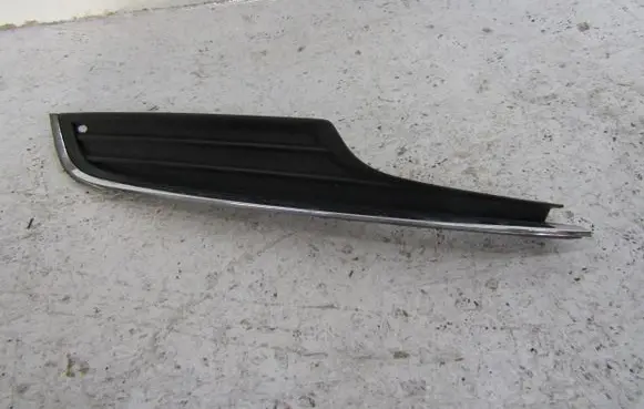 Volkswagen Golf VII Front fog light trim/grill 5G0853666A