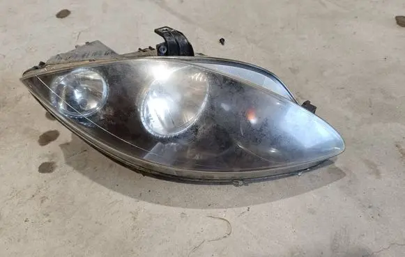 Seat Altea Headlight/headlamp 5P1941006A