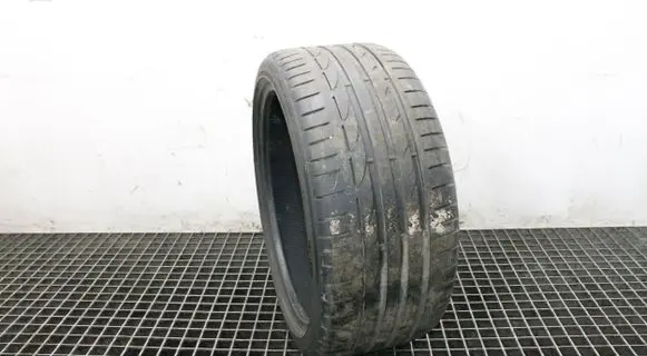 Audi TT TTS Mk2 R12 summer tire 24535R18 BRIDGESTONE