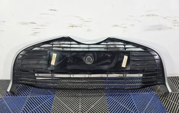 Toyota Yaris Front grill 531020D030