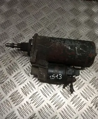 Volkswagen PASSAT B4 Starter motor 0331303147