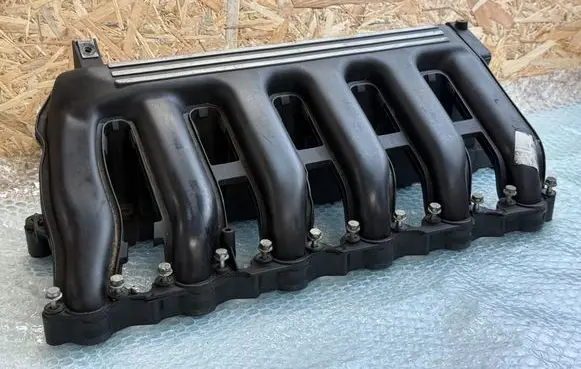 BMW 3 E46 Intake manifold 7789788 7792019 7799625
