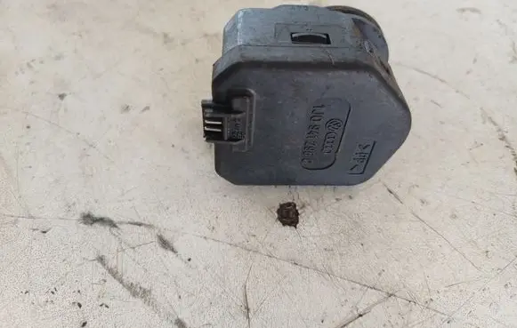 Volkswagen PASSAT B5.5 Headlight level adjustment motor 1J0941295C