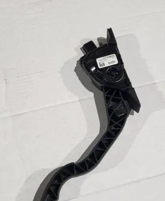 Ford C-MAX II Accelerator throttle pedal AV619F836AB 6PV01036834