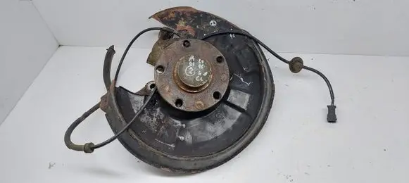 Rear wheel hub