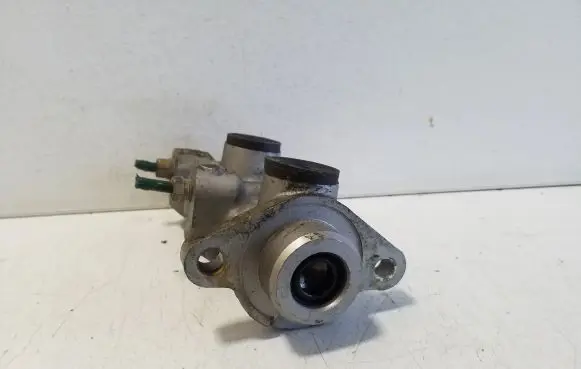 Opel Tigra A Master brake cylinder 2122FBB18