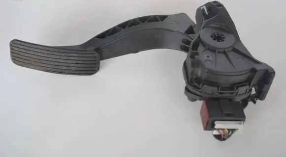 Opel Insignia A Accelerator throttle pedal