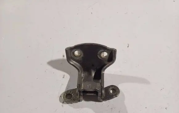 Chevrolet Epica Rear door lower hinge