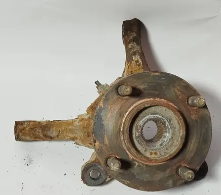 Mitsubishi Colt Front wheel hub