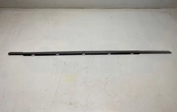 KIA Xceed Front door glass trim molding 